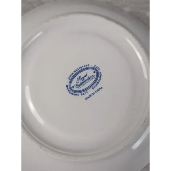 Royal Cuthbertson Blue Willow Saucers, Set Of 4, 6" - Picture 6 of 6